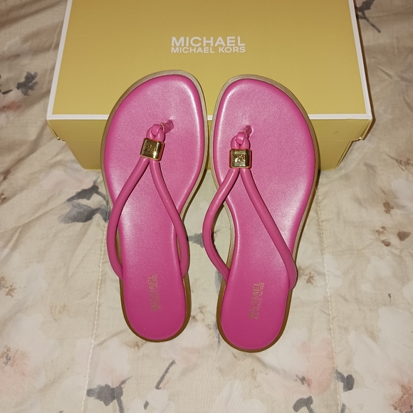 Michael Kors Annie Thong Sandals - Picture 2 of 14